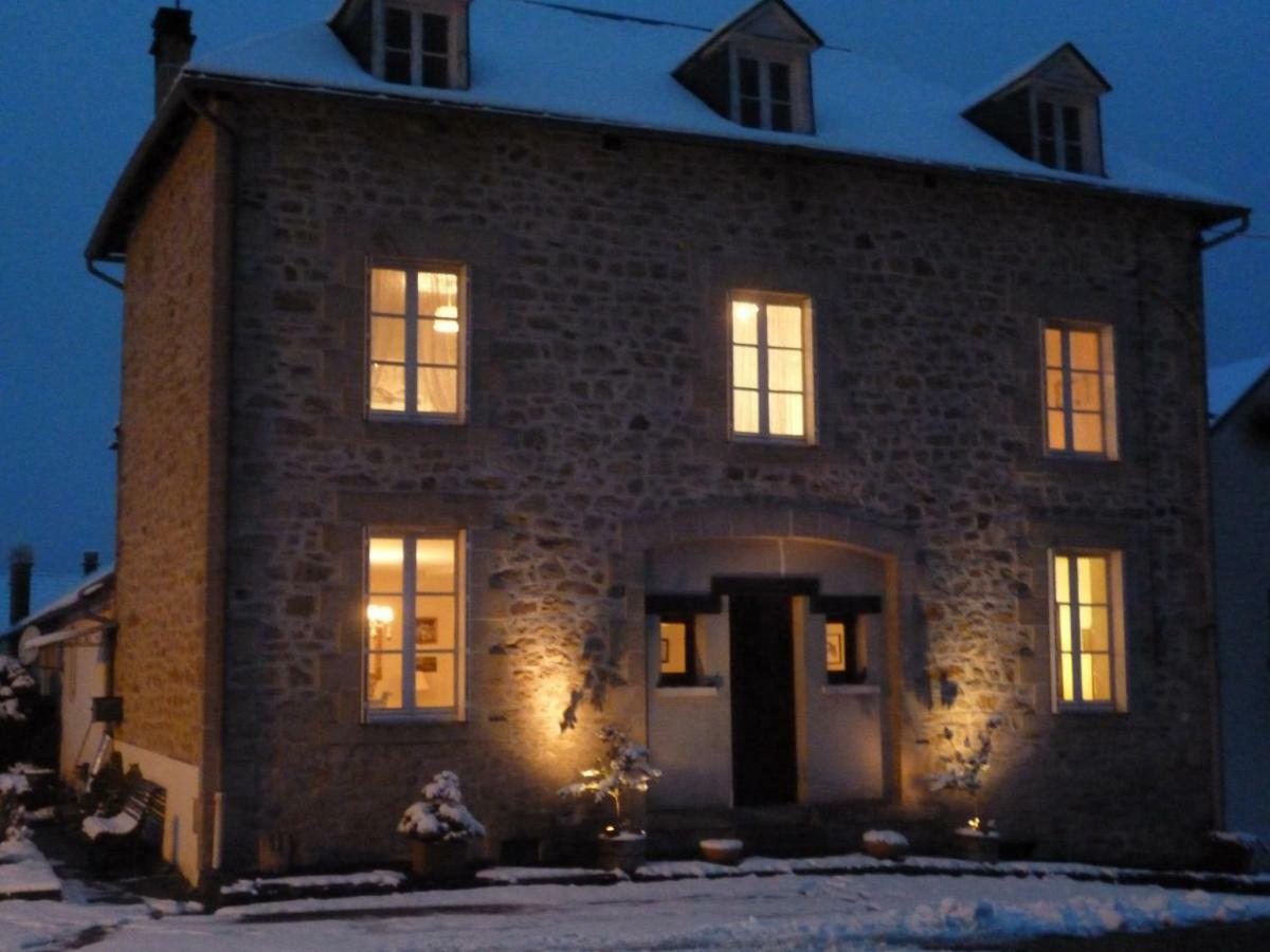 مبيت وإفطار Treignac L'Ancienne Maison المظهر الخارجي الصورة